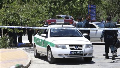 إيران تعلن اعتقال 5 أشخاص هربوا أسلحة أمريكية إلى البلاد