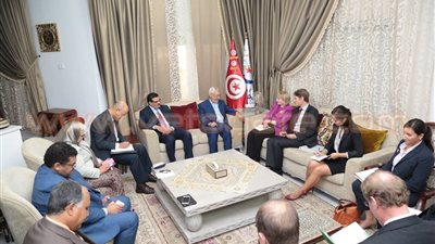 بالصور.. وفد أمريكي برئاسة «باترسون» يلتقي قيادات الإخوان بتونس