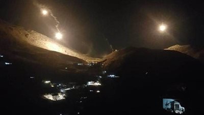 إسرائيل تطلق 3 قنابل مضيئة فوق بلدة لبنانية
