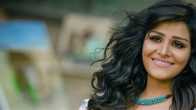 وعد البحري: «حسبي الله في اللي سرق صفحتي على فيس بوك»