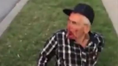 امرأة تستعين بـ3 بلطجية للتعدي على عجوز (فيديو)