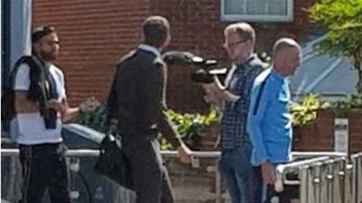 رياض محرز يصل مقر مانشستر سيتي للخضوع للكشف الطبي