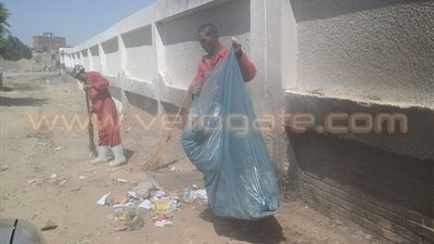 بالصور.. «قريش» يواصل حملات النظافة بمدارس الغردقة