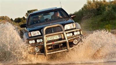 مرسيدس تجمع تصميم التسعينات والتقنيات الحديثة في سيارة 2019 (فيديو)