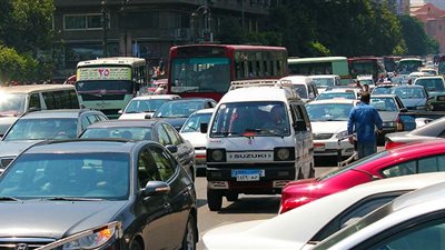 كثافات مرورية بمحور الشهيد بسبب أعمال صرف صحى