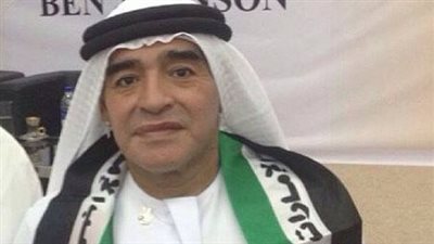 بالصور.. مارادونا وهنري يحتفلان باليوم الوطني للإمارات بالزي الخليجي