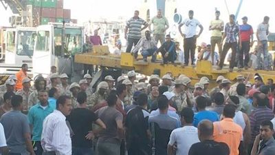 نقابة الأخشاب: نتمسك بحقوق العاملين في «القومية للأسمنت»