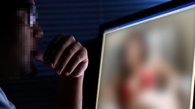 «بصورة عارية على فيس بوك».. تفاصيل القبض على «صباح» مستدرجة راغبي المتعة الحرام