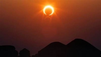 10 صور لحلقة النار بكسوف الشمس اليوم