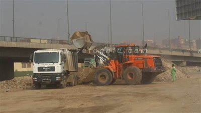 رفع 2000 طن تراكمات بالمنطقة المحصورة بين المريوطية والمنصورية بالجيزة