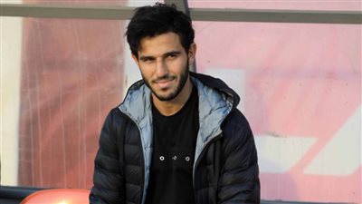 لاعب وسط الأهلي يطير إلى ألمانيا