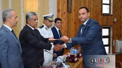 بالصور.. الداخلية تكرم هشام الأمير رئيس مباحث قسم القصير