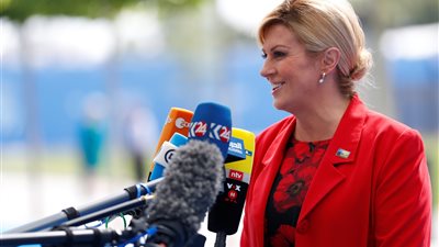 رئيسة كرواتيا تغيب عن حضور كأس العالم بسبب الناتو (صور)