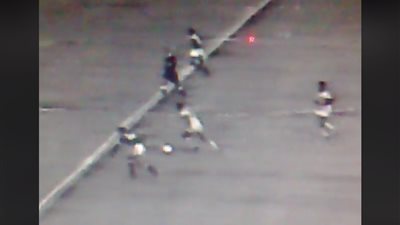 سعيد الشيشيني ينشر فيديو لحظة إصابة مختار مختار في الثمانينيات