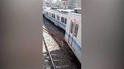 لحظة انقلاب عربتين بمترو المرج (فيديو)