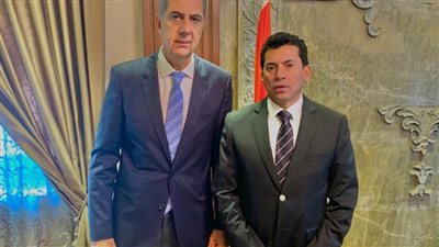 وزير الرياضة يبحث مع رئيس 