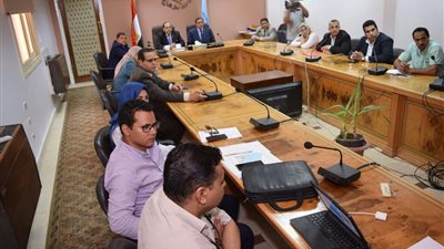 جامعة سوهاج تناقش إنشاء صالة مغطاة بمساحة 6 آلاف متر