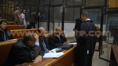 «عبد العاطى» يوجه سؤالا لـ«إبراهيم» في «التخابر» والمحكمة ترفضه