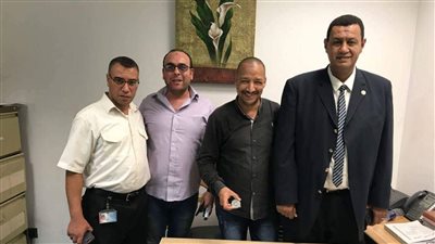 إحباط تهريب 83 قلادة ذهبية وعملات فضية بمطار برج العرب (صور)