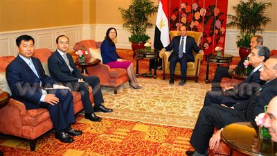 تفاصيل لقاء السيسي ورئيسة «هواوي» ببكين.. يرحب بالاستثمارات الصينية.. يؤكد تذليل كافة العقبات أمام الشركات.. يطلع على برنامج «بذور المستقبل».. تعاون لـ«هواوي» مع «ال