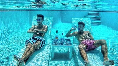 شاهد كيف يقضي أبناء الأغنياء عطلة الصيف (صور)