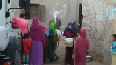مواطن يشكو من انقطاع المياه لمدة 9 أيام عن قرية في بني سويف (صور)