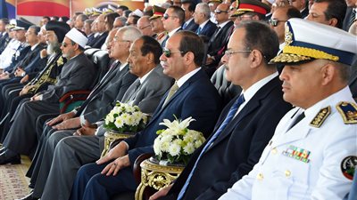 يوم رئاسي مكثف.. السيسي يشهد تخريج دفعة جديدة من طلبة الشرطة.. يبحث تعزيز التعاون مع رئيس سيراليون هاتفيا.. يعين أبو العزم رئيسا لمجلس الدولة.. ويصدر قوانين بربط الحساب الختامي لموازنة عدد من الهيئات