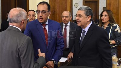 بدء اجتماع الحكومة لبحث معايير إضافة المواليد للتموين