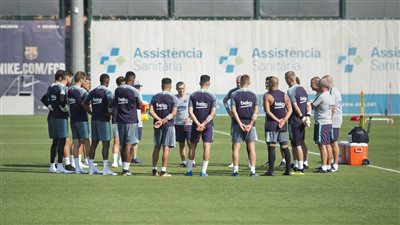 برشلونة يبدأ الاستعداد للموسم الجديد في غياب الدوليين (صور)