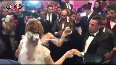 شاهد.. عروس حازم إمام تتحدى «صافيناز» بـ «وصلة رقص» على أنغام «زلزال»