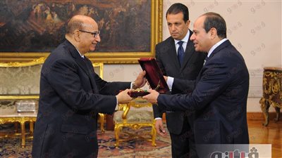 السيسي يمنح وسام الجمهورية لرئيسي مجلس الدولة واستئناف القاهرة