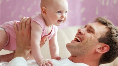 الرجال في بريطانيا يفكرون في تكوين أسرة ما بين 29 و35 عاما