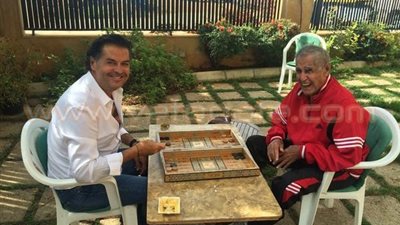 الظهور الأول لوالد راغب علامة بعد أزمته الصحية