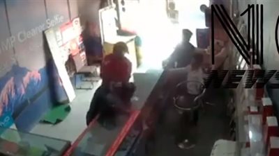 أبشع رد فعل لرجل رفضت فتاة مراهقة الزواج منه (فيديو)