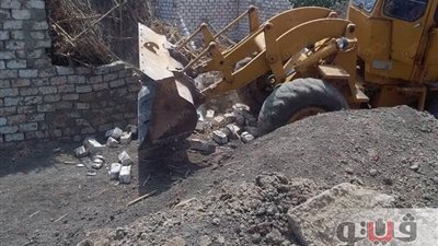 بالصور.. إزالة 3 تعديات على حرم الطريق الحر بالقليوبية