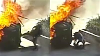 إنقاذ بطولي لسائق اشتعلت شاحنته بعد انقلابها (فيديو)