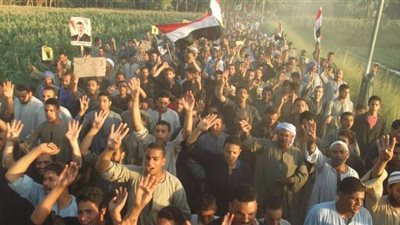 إخوان ملوي يعتدون على مراسل 