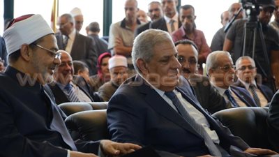 بالصور.. الطيب: «محلب» الجندي المجهول في تطوير «الأزهر التخصصي»