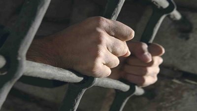 تجديد حبس رئيس شركة مياه الشرب بالجيزة ومقاول بتهمة الرشوة