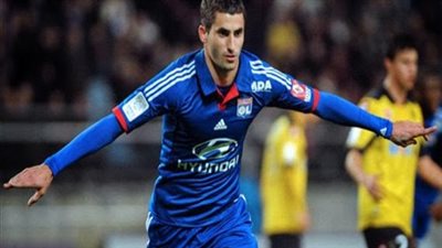 جونالون قائد ليون الفرنسي يبدأ محادثات مع نابولي الايطالي