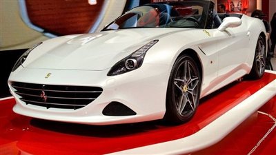 موقع أمريكي يكشف سبب منع موظفي «فيراري» من شراء سيارتها