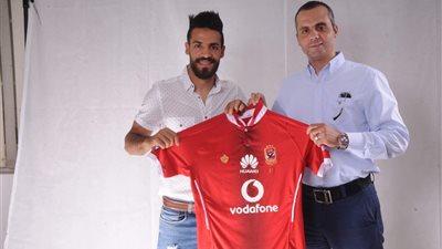 بالصور.. إسلام محارب: حققت حلمي بالعودة للأهلي