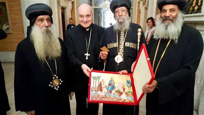 الأنبا كيرلس يشارك بصلاة قداس عيد الرسل في الفاتكيان (صور)