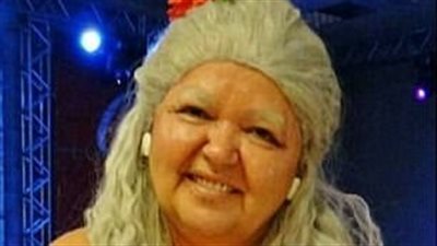 بالصور.. أم تجذب آلاف المتابعين بتقليدها شخصيات ديزني