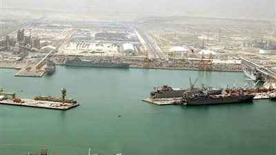 الكويت تغلق موانئ الشعيبة والشويخ والدوحة بسبب سوء الأحوال الجوية