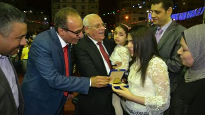 محافظ بورسعيد والحاج علي يفتتحان معرض الكتاب الثاني بالمحافظة (صور)