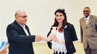 بالصور.. تكريم مادلين طبر في سهل حشيش بالغردقة