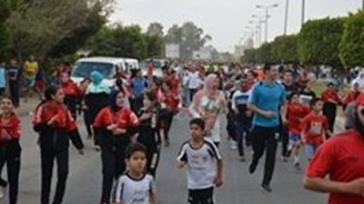 أشرف صبحي يلتقي مجموعة من شباب الشرقية ومستثمري العاشر