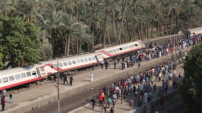 التحقيق مع عامل التحويلة المتسبب في انقلاب قطار البدرشين