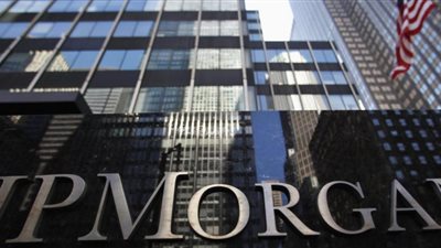 جيه .بي مورجان يرفع توقعاته لسعر النفط ويخفضها لنمو الطلب